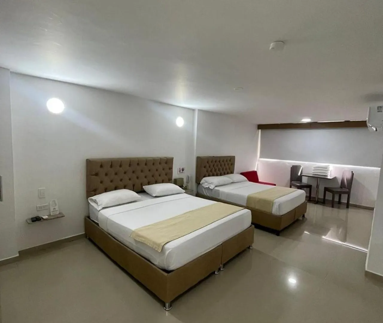 Hs-C Habitacion Cuadruple Con Aire Acondicionado Y Piscina Cartagena 콜롬비아